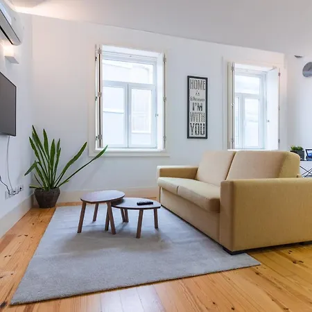 On - Palace - Free Parking *