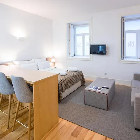 On - Palace - Free Parking