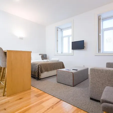 On - Palace - Free Parking