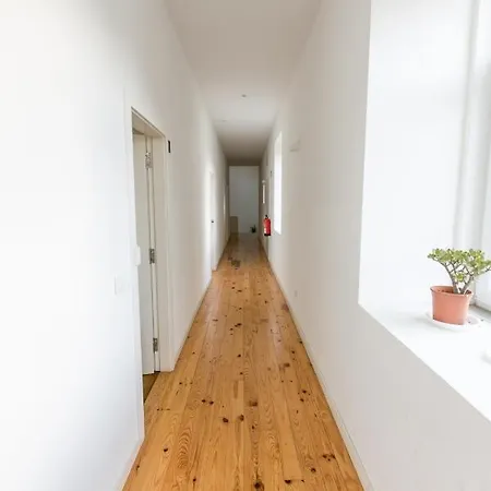 On - Palace - Free Parking ポルト